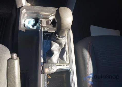 2017 Toyota Tacoma Sr5 из США, поврежденный, VIN 3TMBZ5DNXHM011064